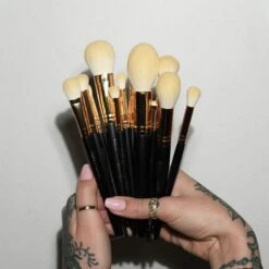 The Full Expression 11 The Full Expression -Hairclub Shop vieve full expression makeup brush set 4